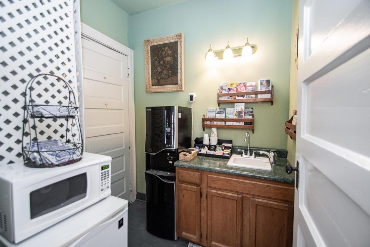 Looking Glass Inn Indianapolis Extérieur photo