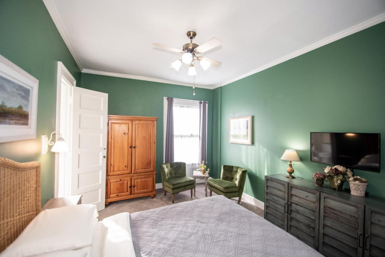 Looking Glass Inn Indianapolis Extérieur photo